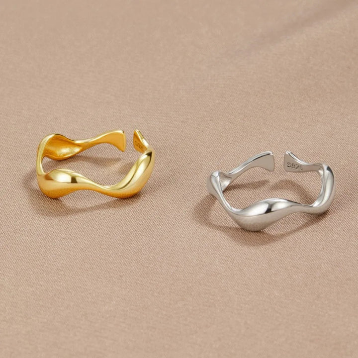 Anillo para Mujer con Banda Ondulada Ajustable