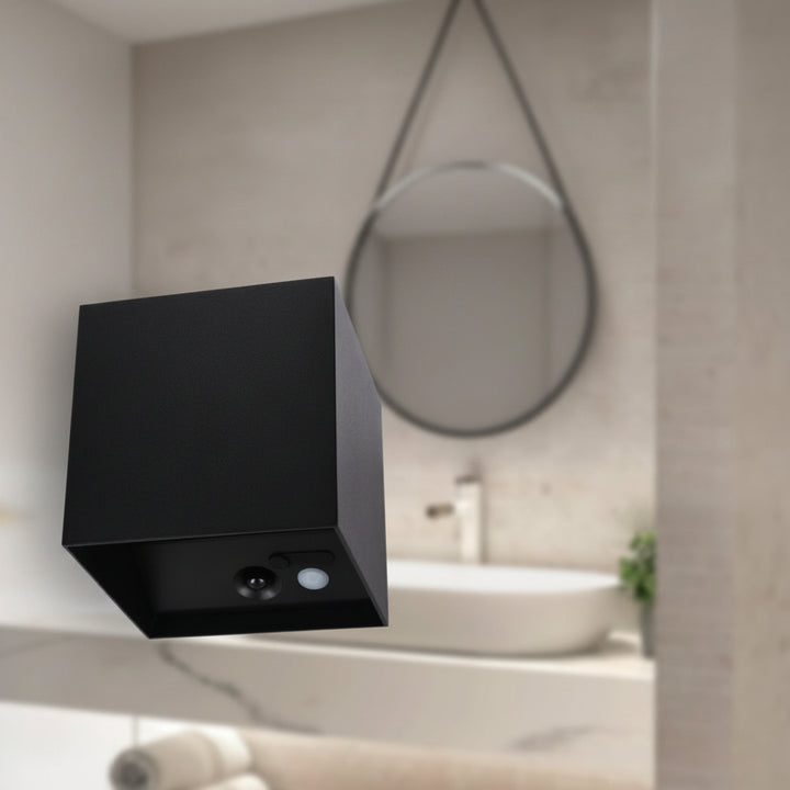 Aplique de Pared Cúbico con Luz Superior e Inferior