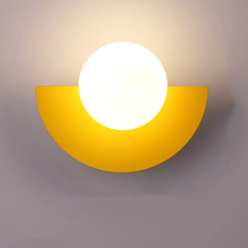Aplique de Pared con Placa Semicircular y Pantalla Esférica Esmerilada