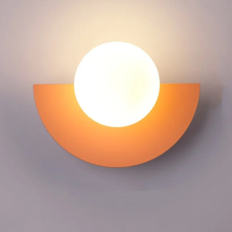 Aplique de Pared con Placa Semicircular y Pantalla Esférica Esmerilada