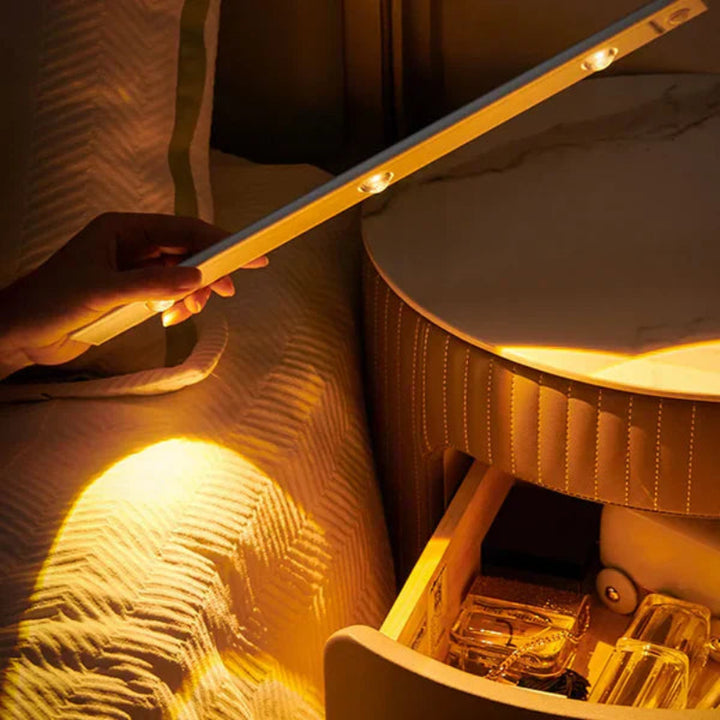 Barra de Luz Recargable con Sensor de Movimiento y Soporte Magnético