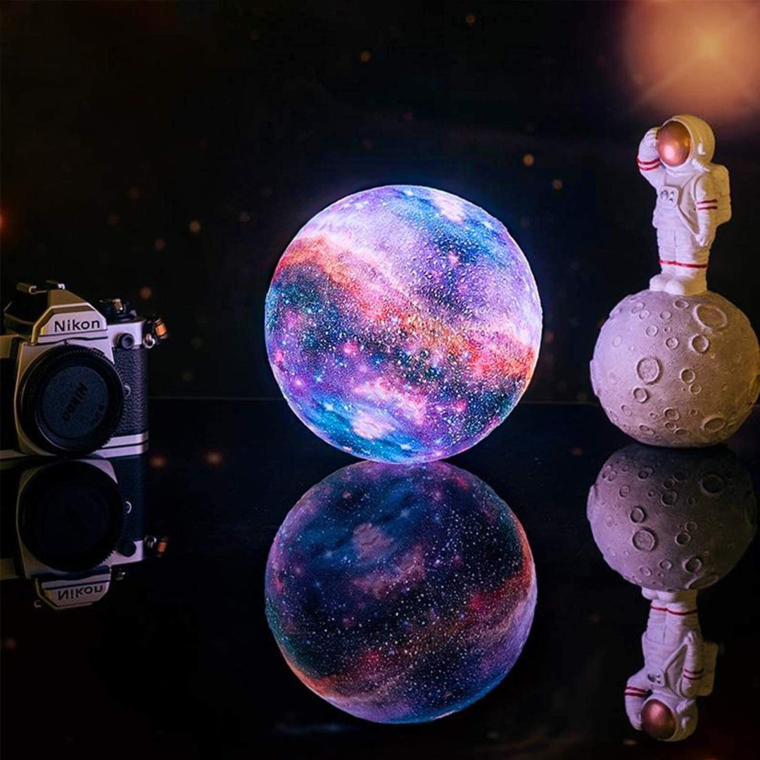 Lámpara LED de Noche con Diseño de Galaxia y Soporte de Madera