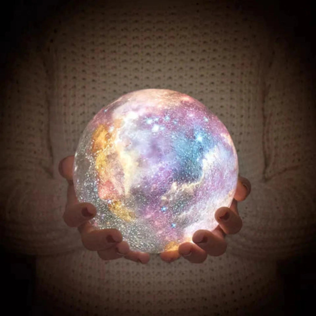 Lámpara LED de Noche con Diseño de Galaxia y Soporte de Madera
