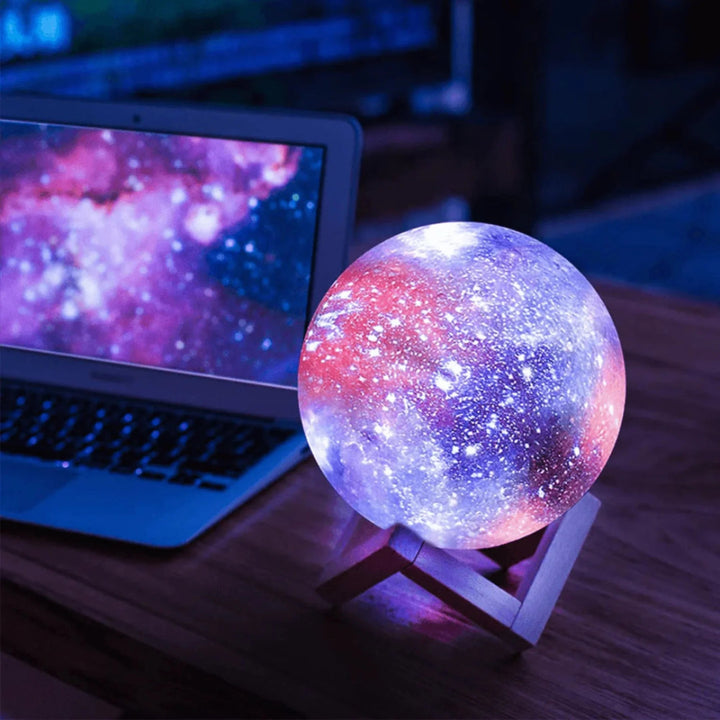 Lámpara LED de Noche con Diseño de Galaxia y Soporte de Madera