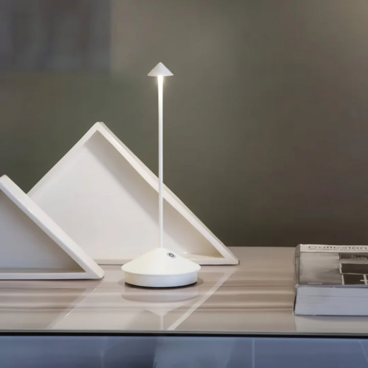 Lámpara de Mesa LED Inalámbrica con Varilla Delgada y Pantalla Cónica