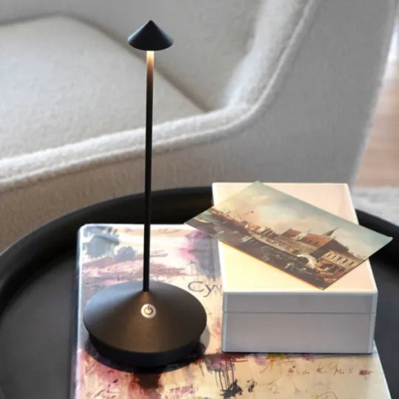Lámpara de Mesa LED Inalámbrica con Varilla Delgada y Pantalla Cónica