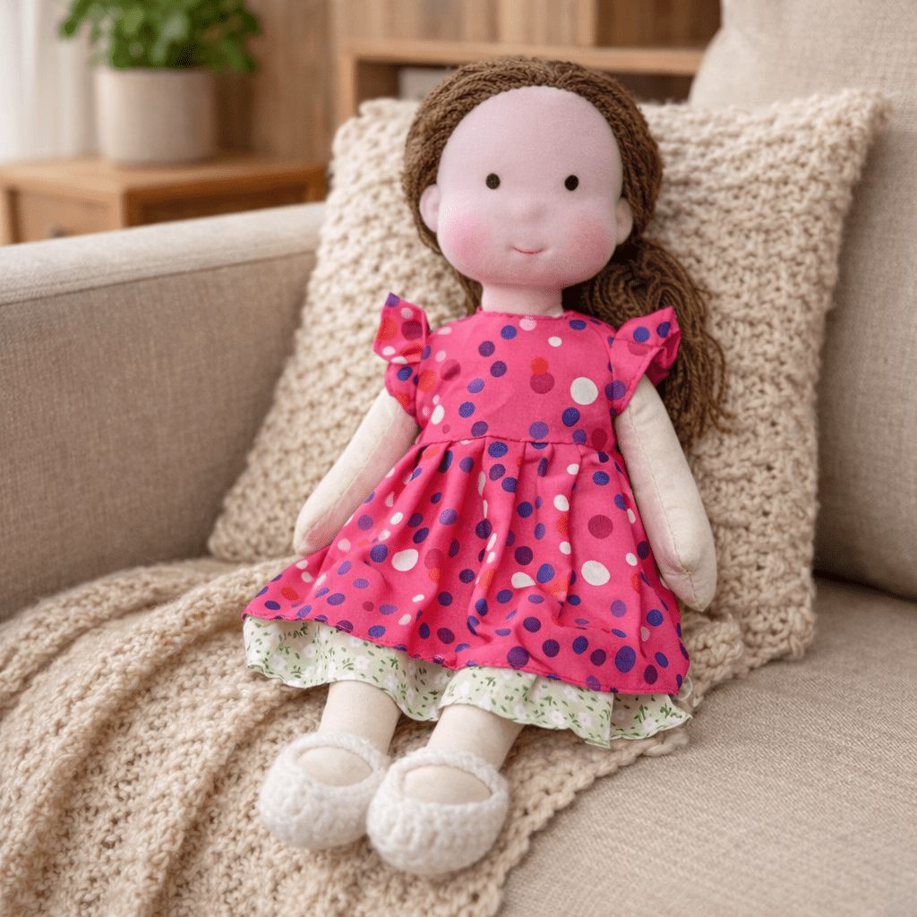 Muñeca de Tela con Gorro, Bufanda, Vestido y Cárdigan