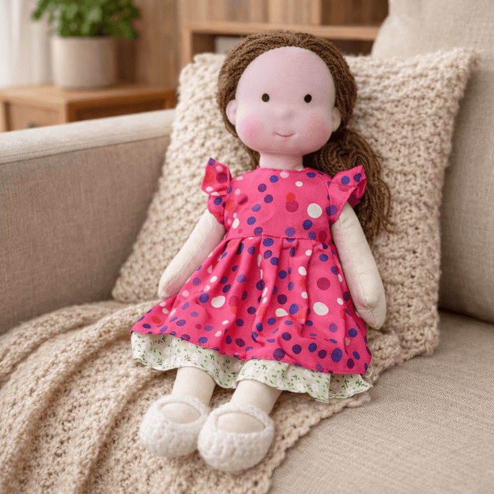 Muñeca de Tela con Gorro, Bufanda, Vestido y Cárdigan