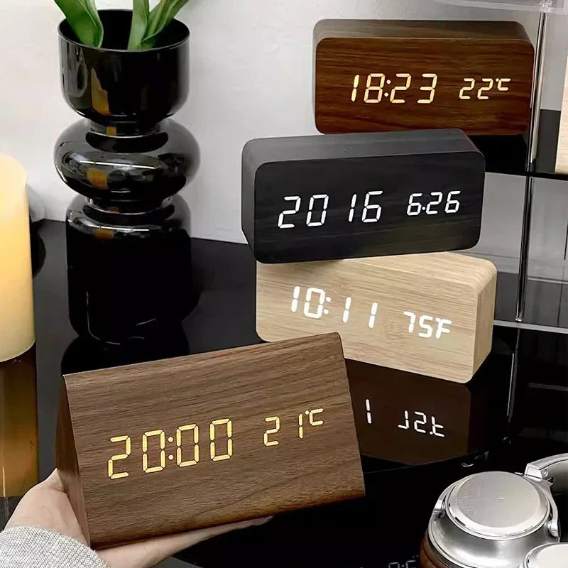 Reloj Despertador Digital con Acabado de Veta de Madera