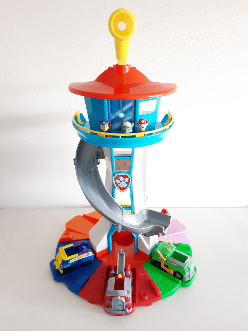 Torre de Rescate Infantil con Tobogán en Espiral y Pista para Vehículos