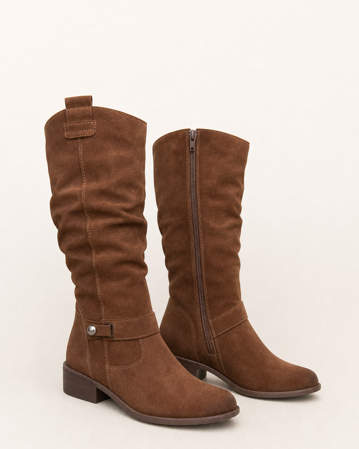 Botas Altas de Tacón Bajo – Marrón Oscuro con Suela Negra