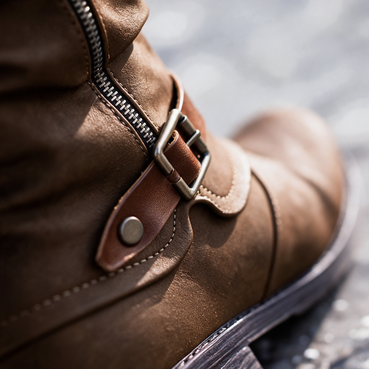 Botas Fruncidas con Hebilla