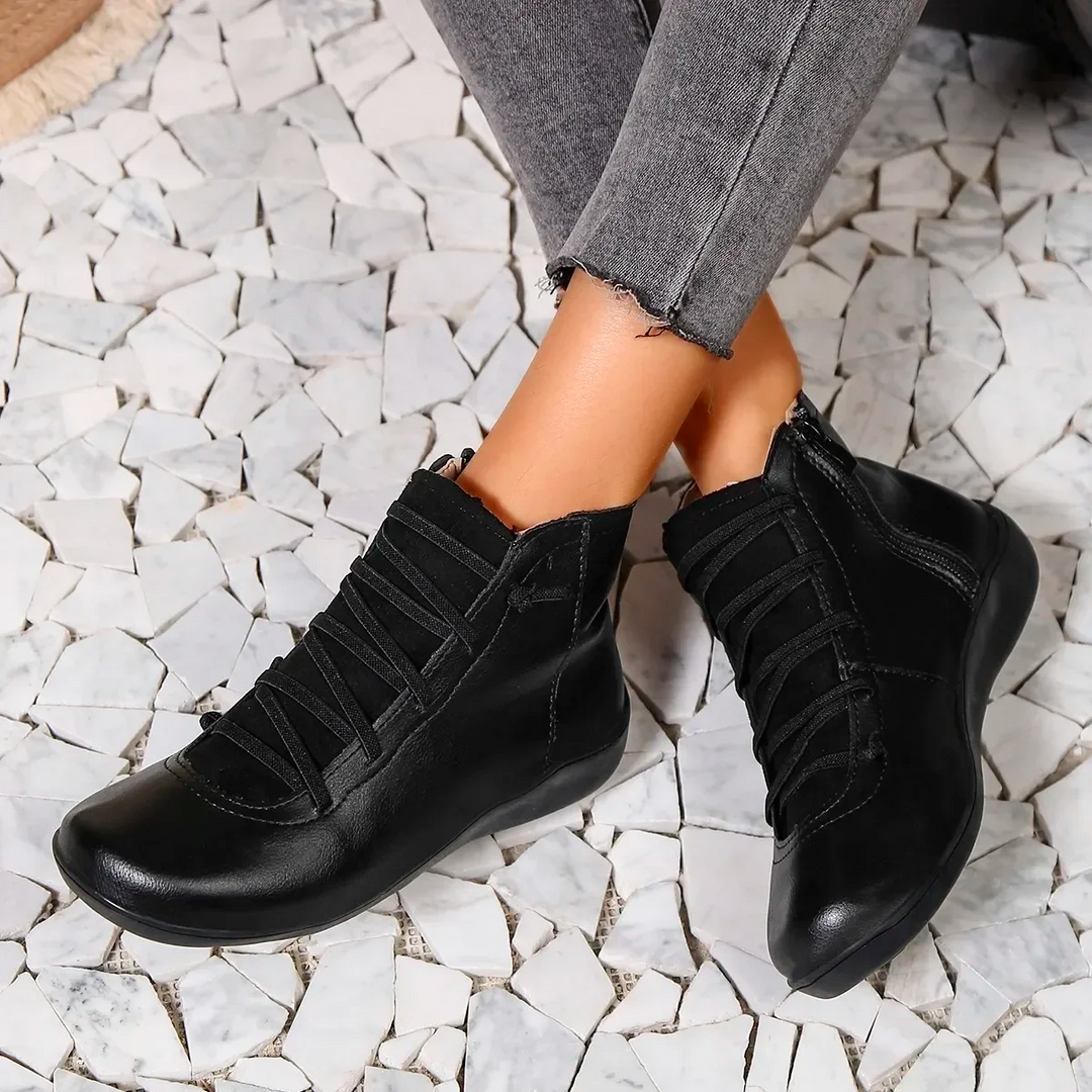 Botines Planos con Cordones – Negro