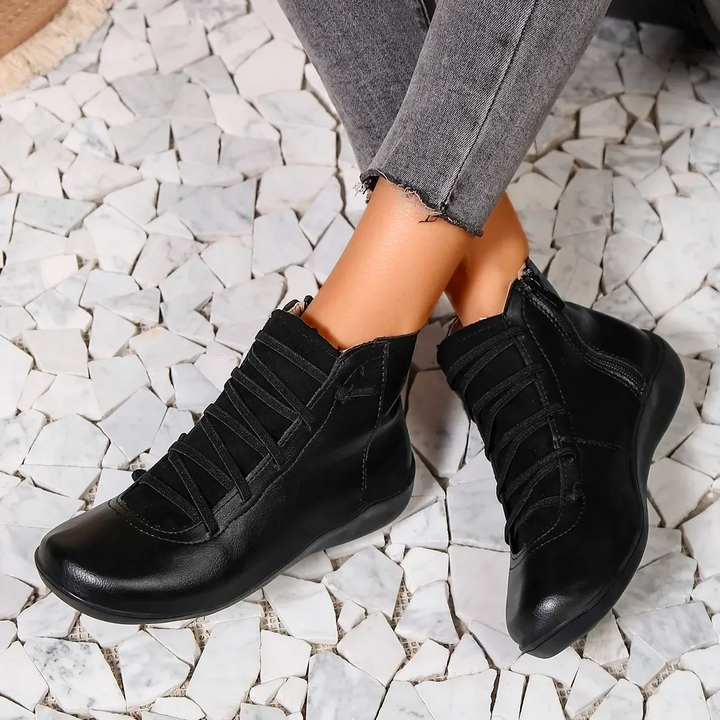 Botines Planos con Cordones – Negro