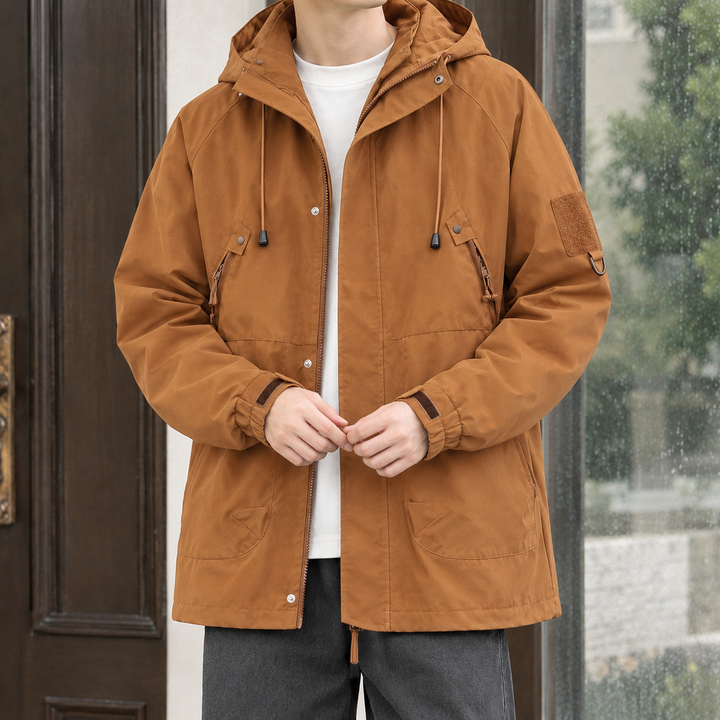 Chaqueta Multibolsillos con Capucha – Marrón Caramelo