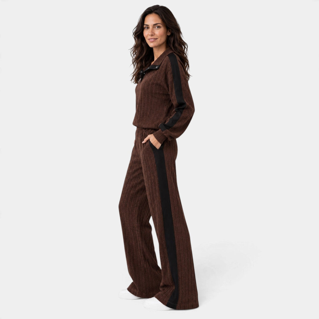 Conjunto con Rayas Laterales