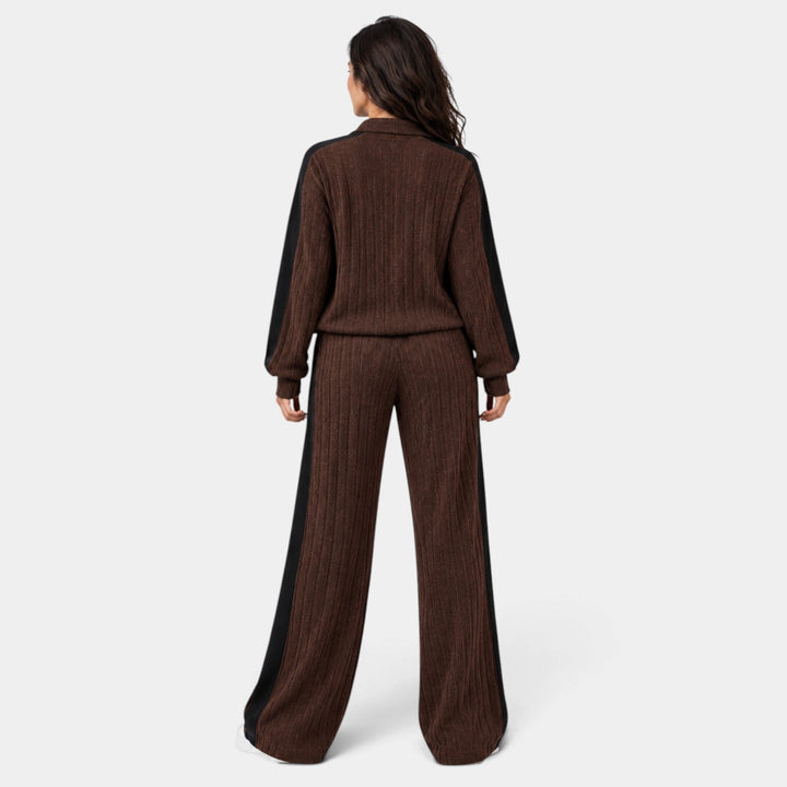 Conjunto con Rayas Laterales