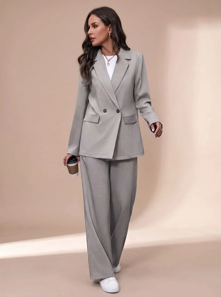 Conjunto de Chaqueta y Pantalón