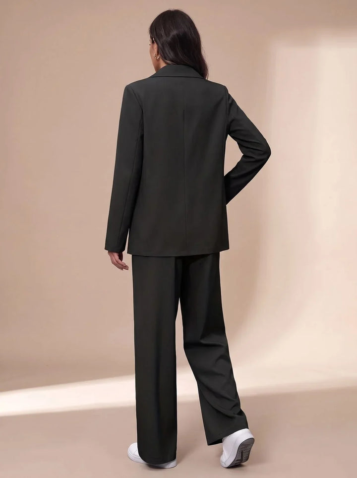 Conjunto de Chaqueta y Pantalón