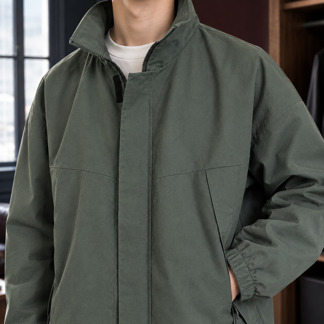 Chaqueta Minimalista de Cuello Subido