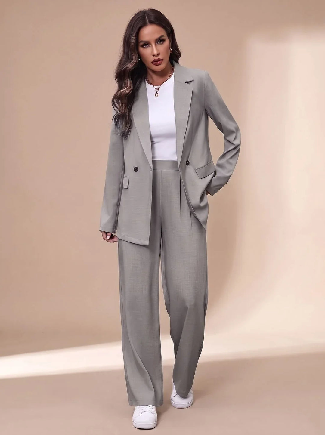 Conjunto de Chaqueta y Pantalón – Gris Claro
