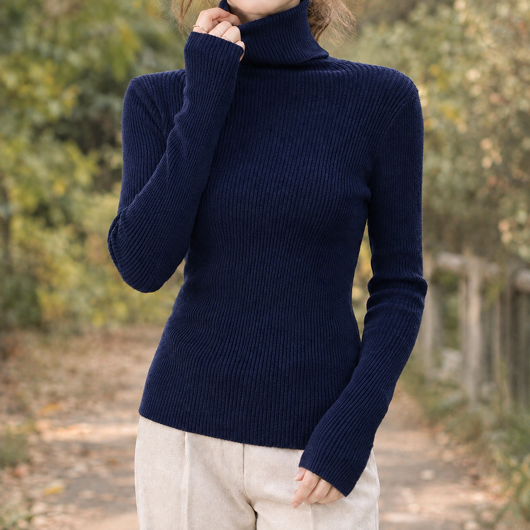 Jersey Ceñido de Cuello Alto – Azul Marino