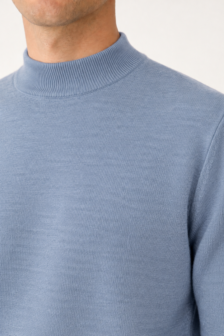 Jersey Minimalista de Cuello Subido