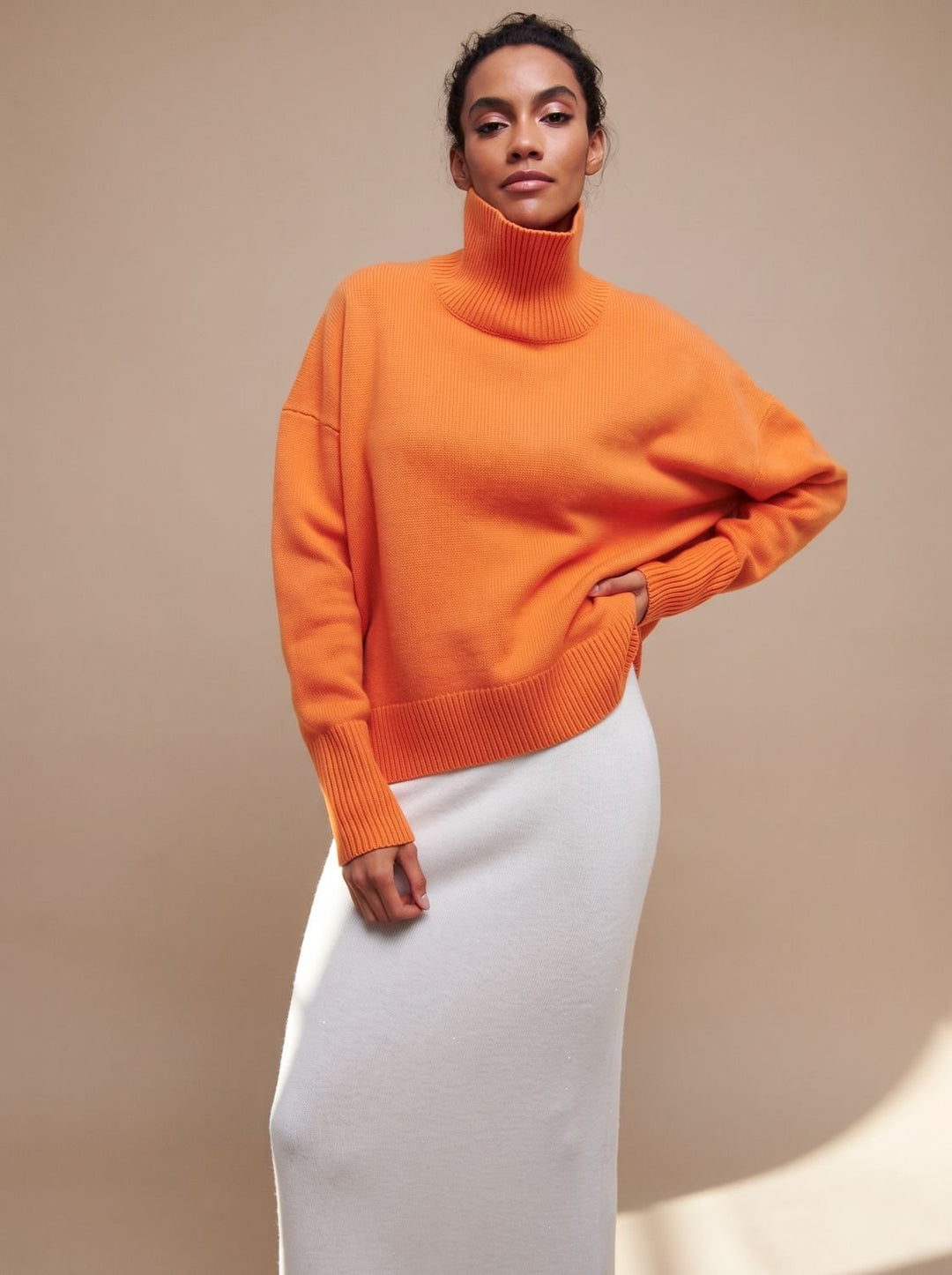 Jersey Oversize de Cuello Alto – Naranja