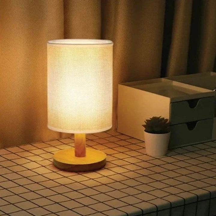 Lámpara de Mesa Cilíndrica con Base de Madera Redonda