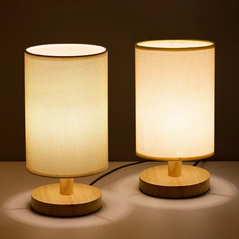 Lámpara de Mesa Cilíndrica con Base de Madera Redonda