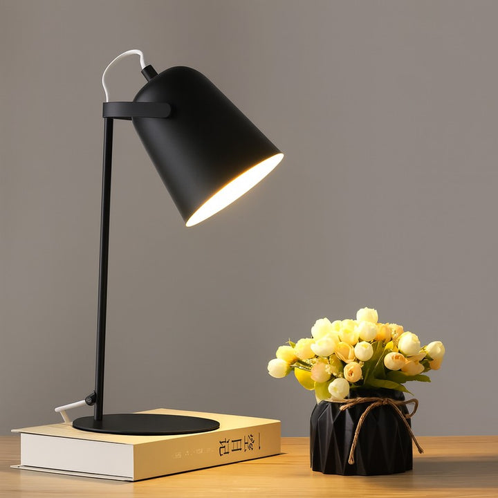 Lámpara de Mesa Orientable - Pantalla Cónica