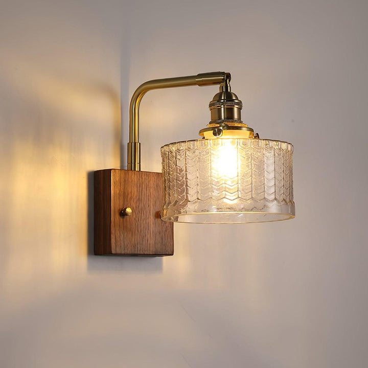 Lámpara de pared con brazo en L y pantalla de vidrio