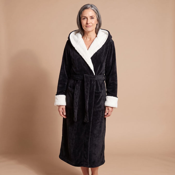 Bata Larga con Capucha – Negro
