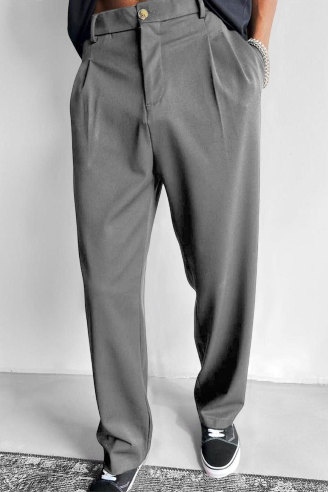 Pantalón Holgado con Pinzas – Gris Claro