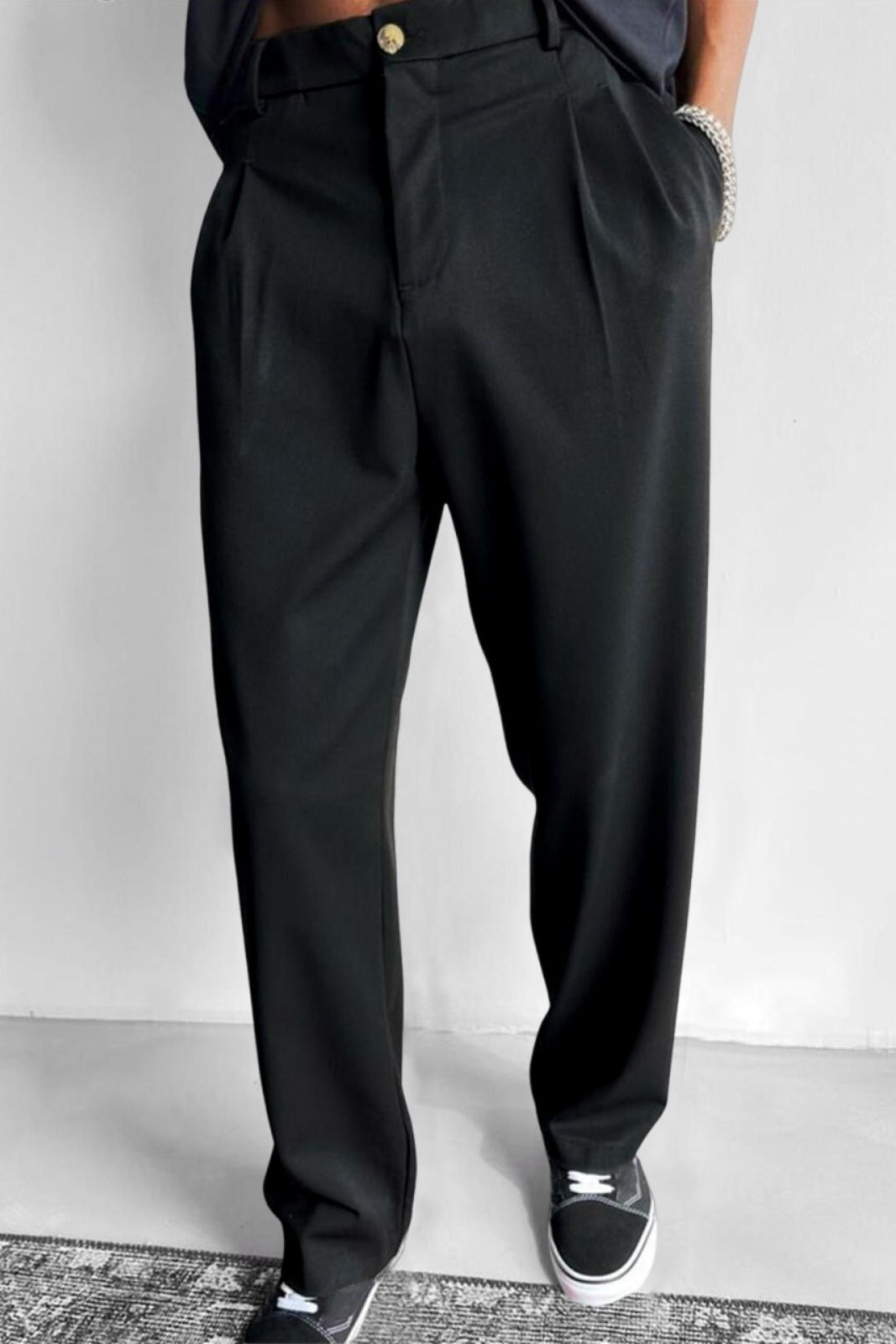 Pantalón Holgado con Pinzas – Negro