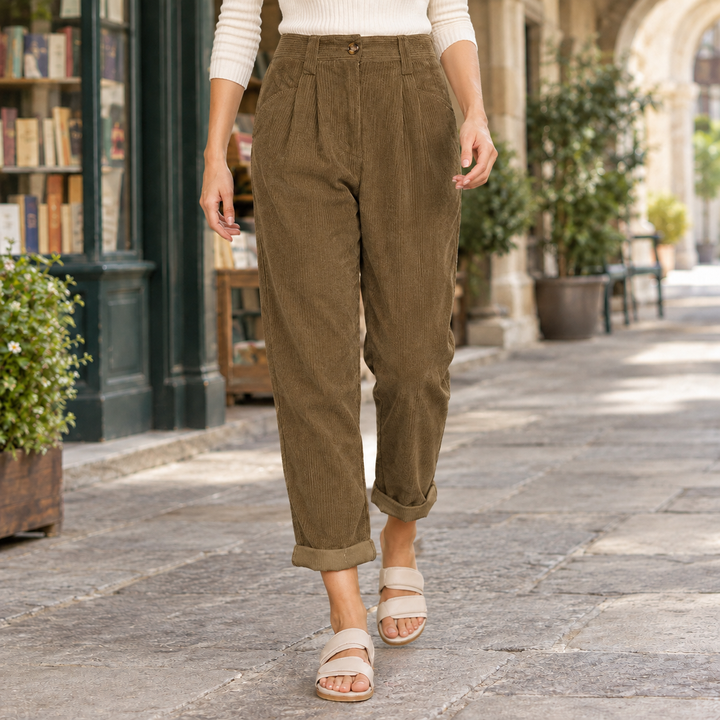 Pantalón Tobillero con Pinzas – Marrón